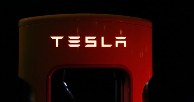 Tesla teherfuvarozás napenergia